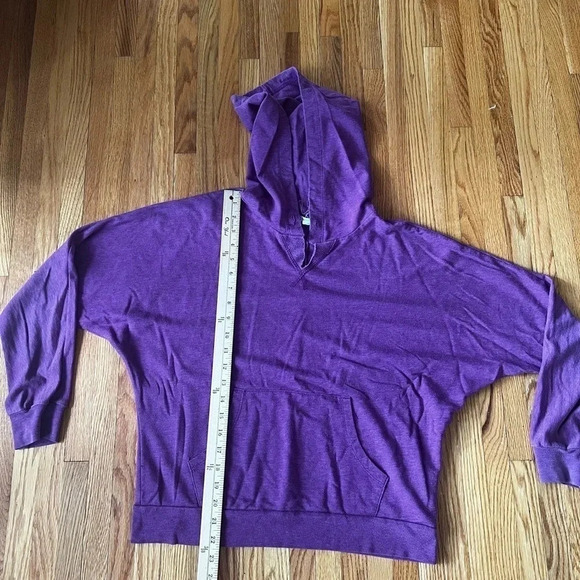 Forever21 light weight hoodie - Picture 1 of 5